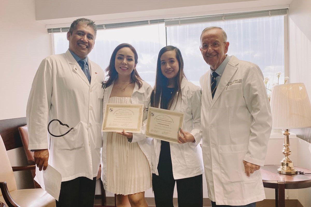 Alumnos de la licenciatura en Médico Cirujano destacan en su Internado